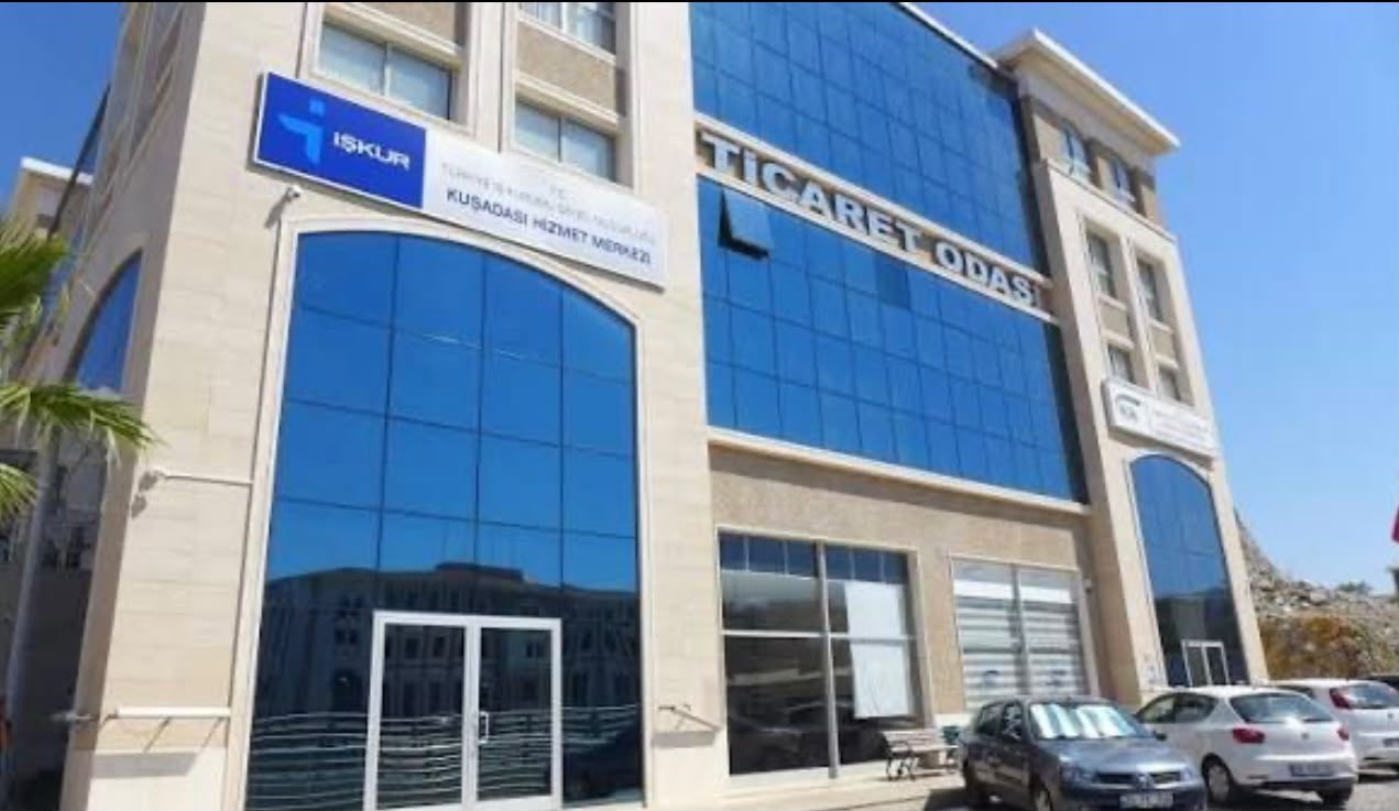 KUTO SEÇİMLERİ ÖNCESİ DİKKAT ÇEKEN İDDİA: ODA BİNASI SEÇİM OFİSİ GİBİ Mİ KULLANILIYOR?