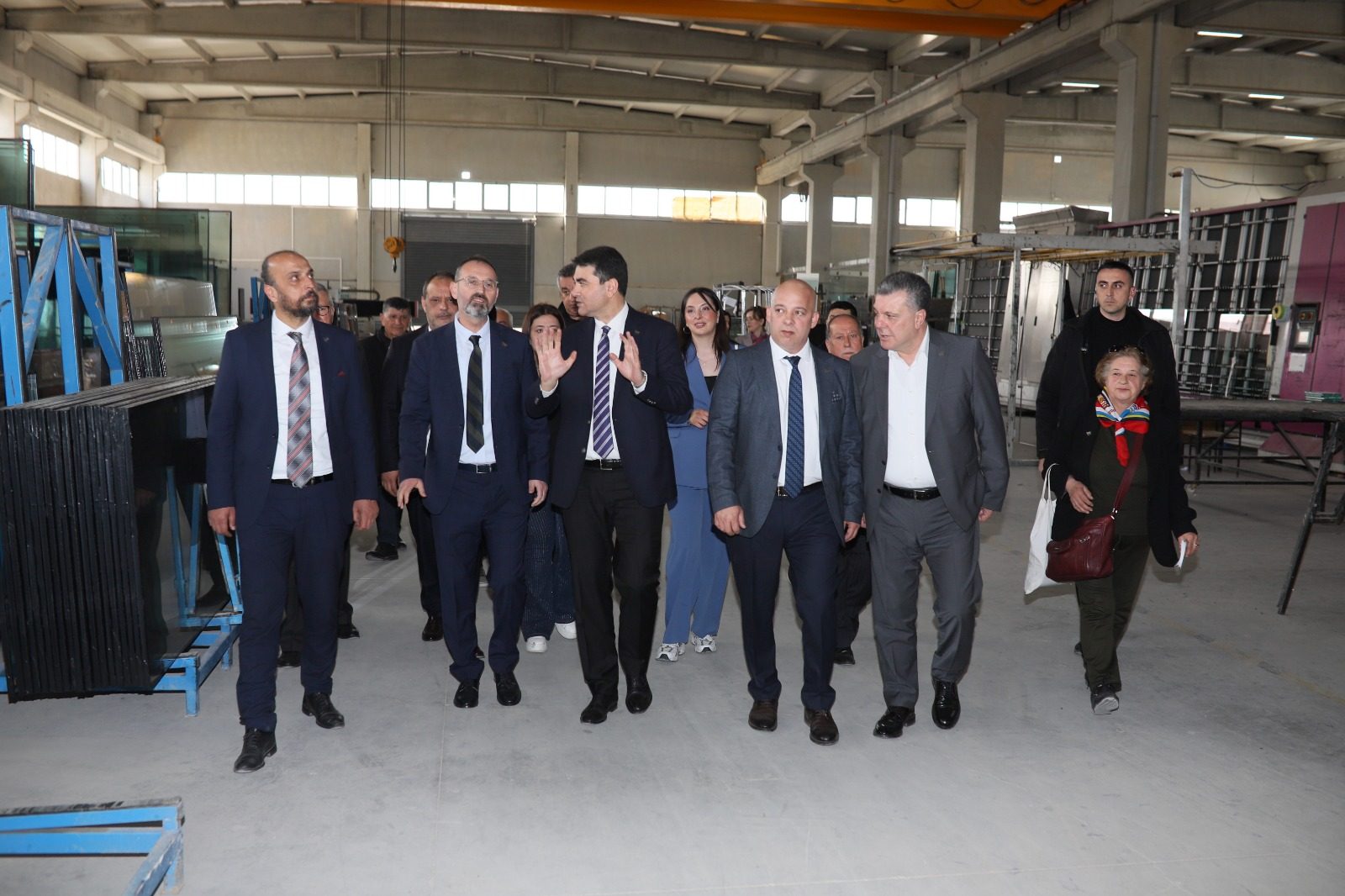 Demokrat Parti Genel Başkanı Gültekin Uysal Sentez Cam Fabrikasının Açılışını Gerçekleştirdi
