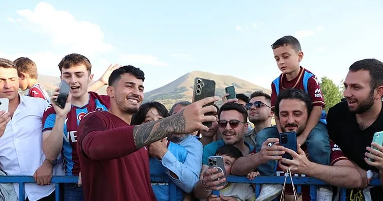 Trabzonspor'da futbolcular taraftarla buluştu