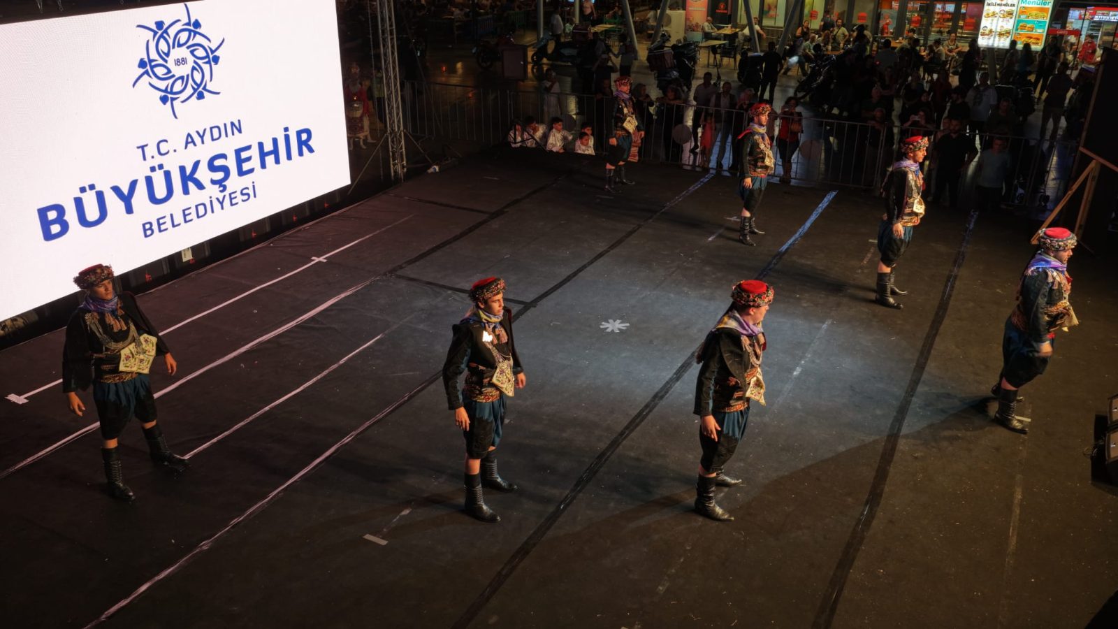 BAŞKAN ÇERÇİOĞLU AYDIN BÜYÜKŞEHİR BELEDİYESİ KONSERVATUARI’NIN EŞSİZ GÖSTERİLERİNİ AYDINLILAR İLE BULUŞTURDU