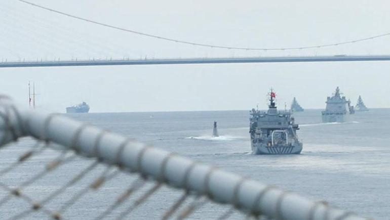 TCG Anadolu Mavi Vatan Boğaz Geçişi için Sarayburnundan demir aldı