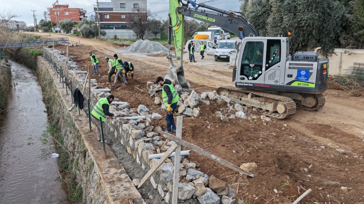 AYDIN BÜYÜKŞEHİR BELEDİYESİ KENTİN DÖRT BİR YANINDA EŞ ZAMANLI ÇALIŞMALARINI SÜRDÜRÜYOR
