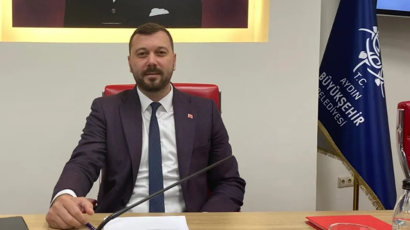 "Yiğit Menderes’ten Özgür Özel’e Yönelik Saldırıya Sert Kınama: 'Şiddete Geçit Yok'"