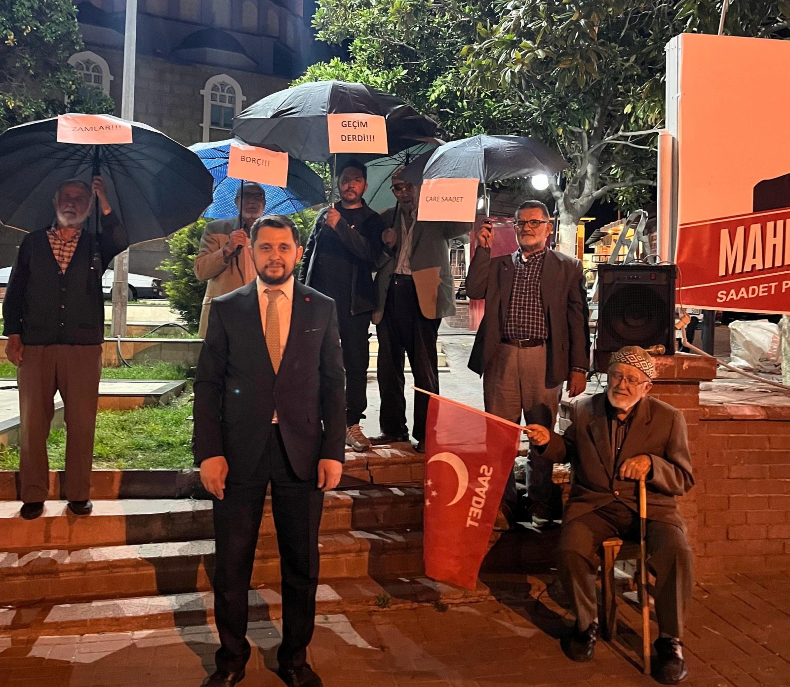 Saadet Partisi'nden Faiz Artışına Tepki: "Ekonomik Krizin Faturası Yine Halka Kesildi"