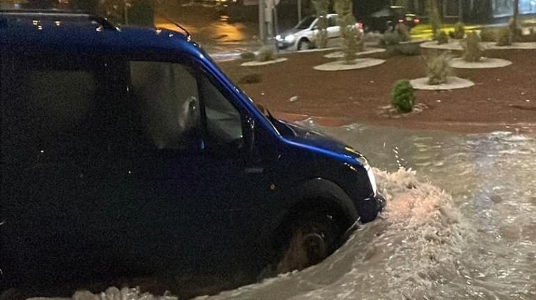 Meteoroloji uyarmıştı Kayseride sağanak yağış Yollar göle döndü