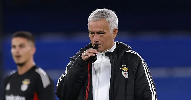 Mourinho: "Chelsea'nin tarihinin bir parçasıyım"