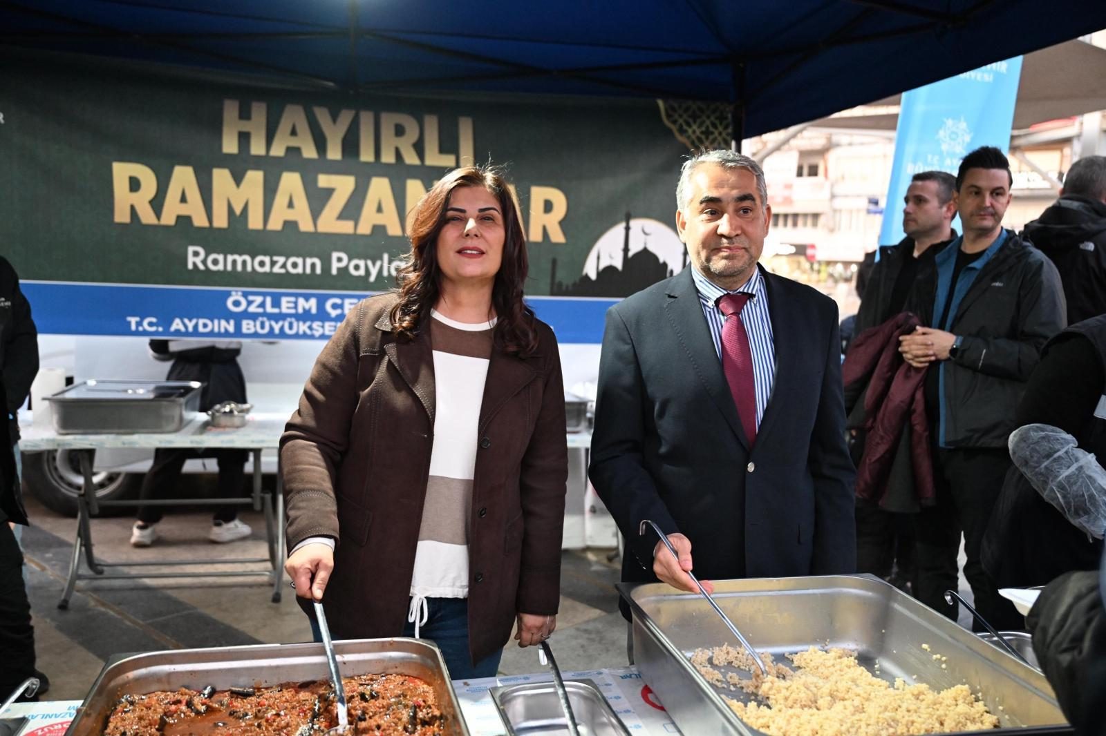 BAŞKAN ÇERÇİOĞLU ADÜ ÖĞRENCİLERİ İLE İFTARDA BİR ARAYA GELDİ