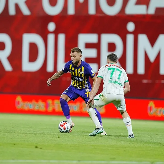 konyaspor-eyupsporu-farkli-gecti-1754858155561.jpg