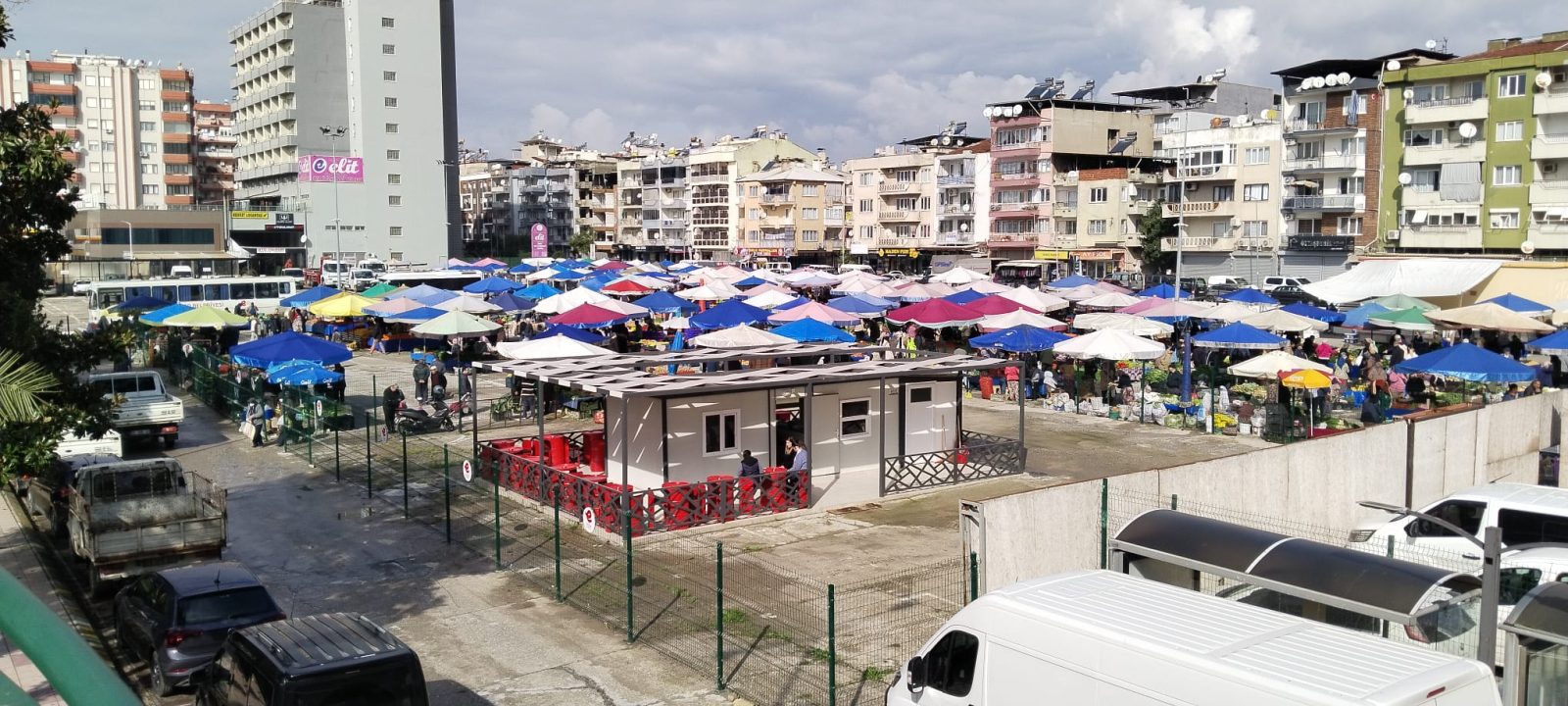 KURTULUŞ SEMT PAZARI YENİ YERİNDE HİZMETE BAŞLADI