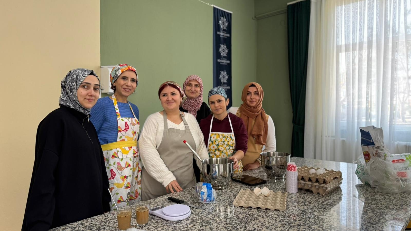 AYDIN BÜYÜKŞEHİR BELEDİYESİ KADIN YAŞAM ATÖLYESİ HİZMETE AÇILDI