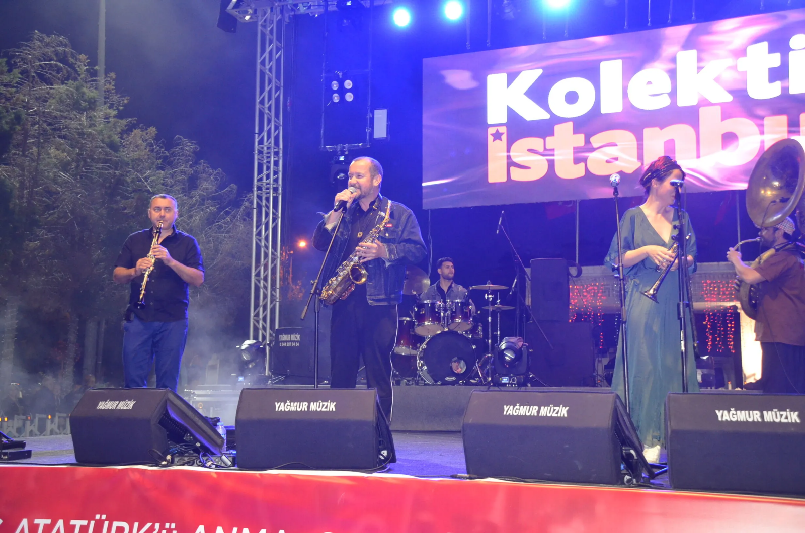 Didim’de 19 Mayıs coşkusu Fener alayı ve konserle sürdü