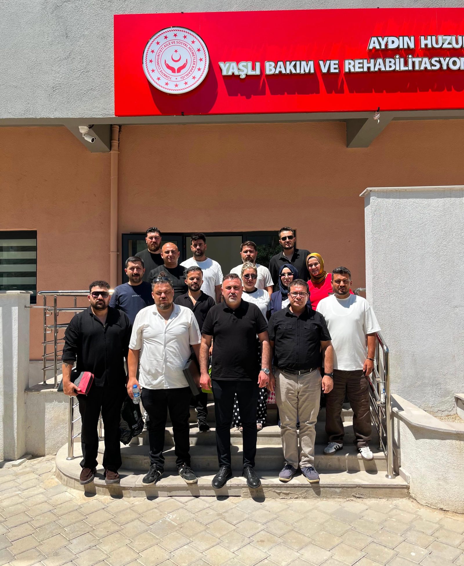 Serhan Avşar ve Oda Üyelerinden Anlamlı Huzurevi Ziyareti