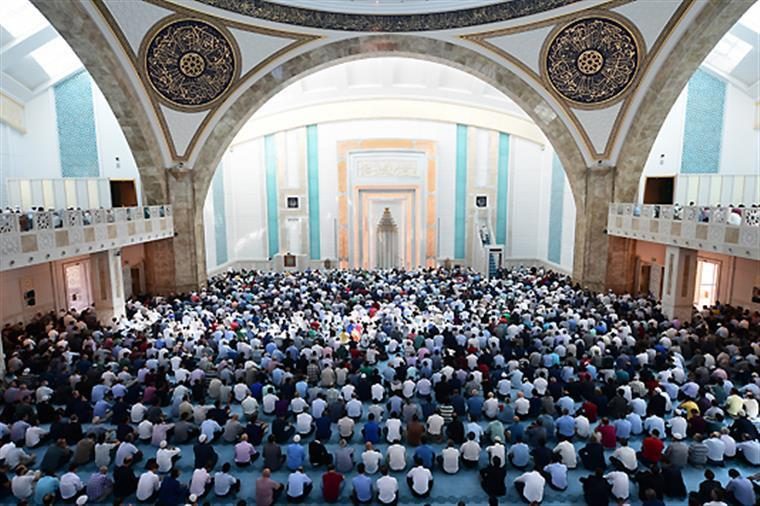 Aydın'da Bayram Namazı Kaçta? İşte İlçe İlçe Saatler