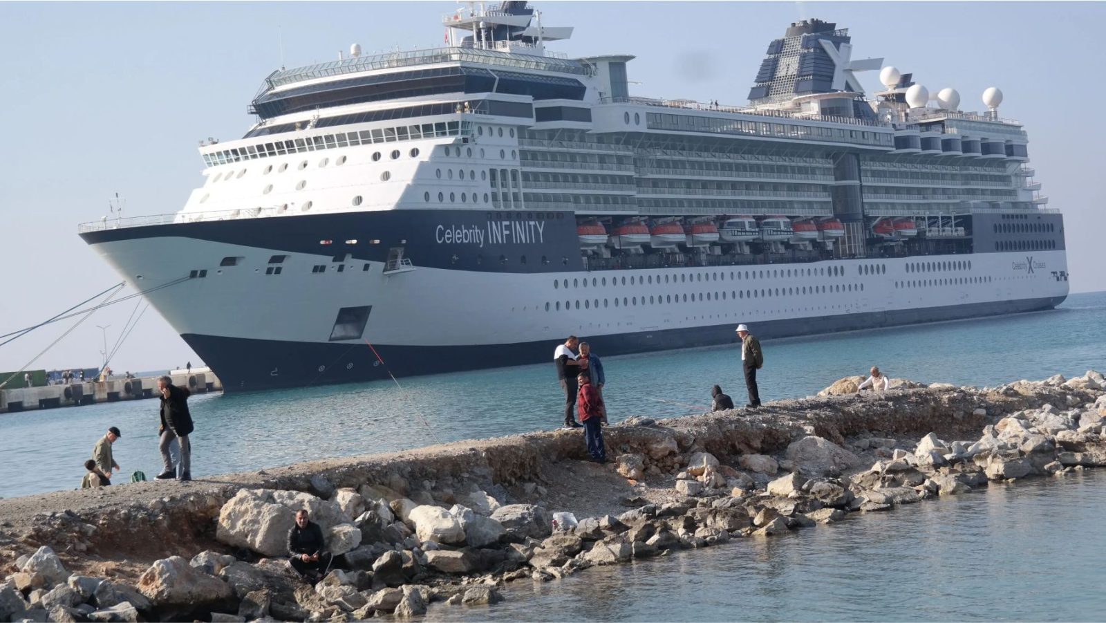 Kuşadası Limanı kruvaziyerleri ağırlamaya başladı