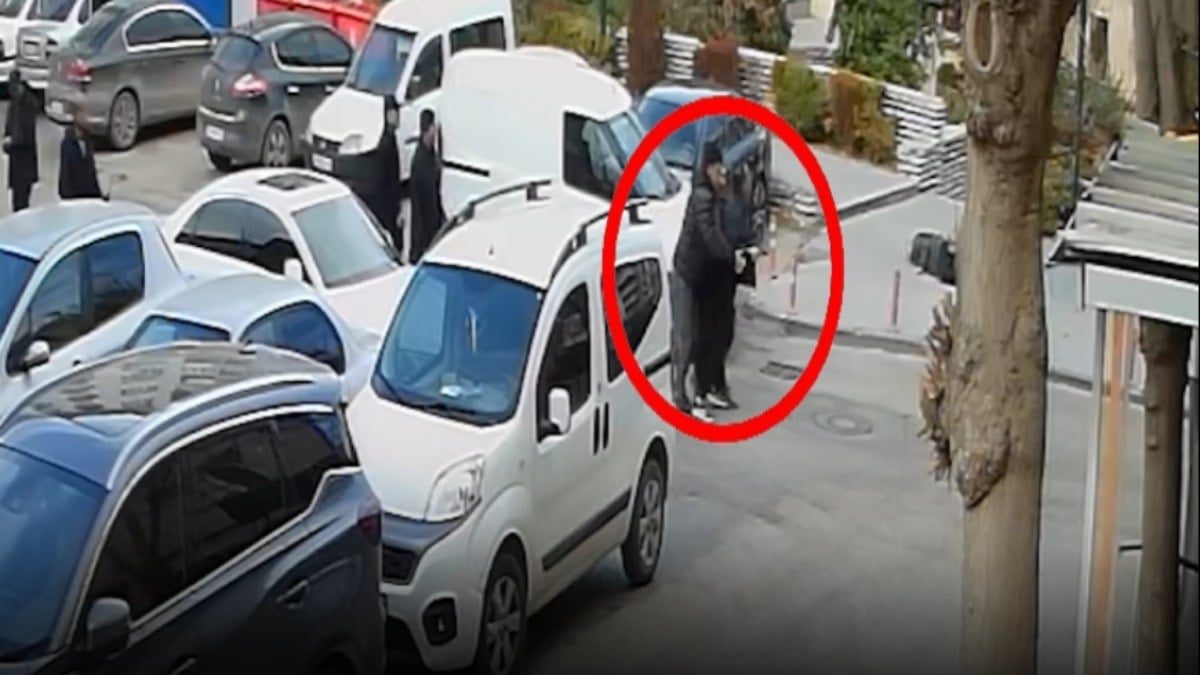 Babayı sokak ortasında oğluyla öldürdüler: İki oğlunu da yaraladılar