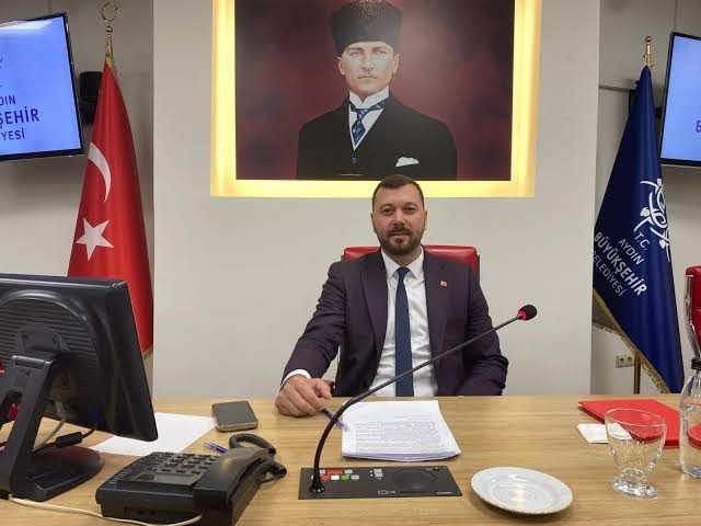 CHP'Lİ MENDERES YENİ YIL MESAJI YAYINLADI