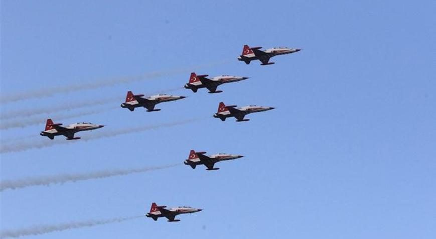 SOLOTÜRK ve Türk Yıldızları Samsun’da nefes kesti