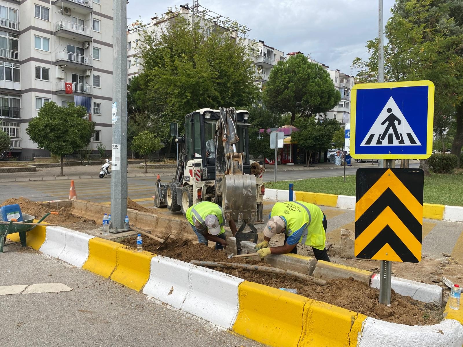 BAŞKAN ÇERÇİOĞLU’NDAN AYDIN’IN DÖRT BİR YANINDA YOL YAPIM VE YENİLEME ÇALIŞMALARI