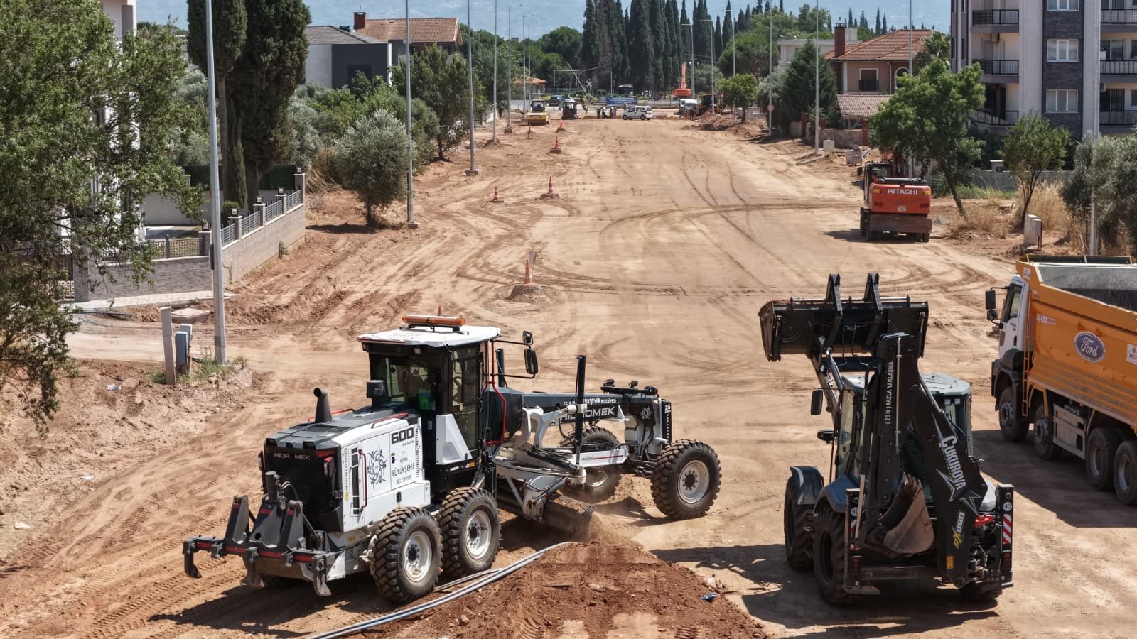 BAŞKAN ÇERÇİOĞLU’NDAN KUŞADASI’NDA ALTYAPI YATIRIMI