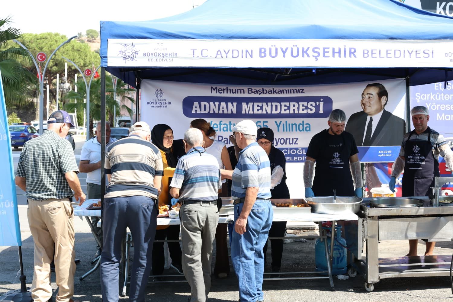 AYDIN BÜYÜKŞEHİR BELEDİYESİ’NDEN MERHUM BAŞBAKAN ADNAN MENDERES ANISINA LOKMA HAYRI
