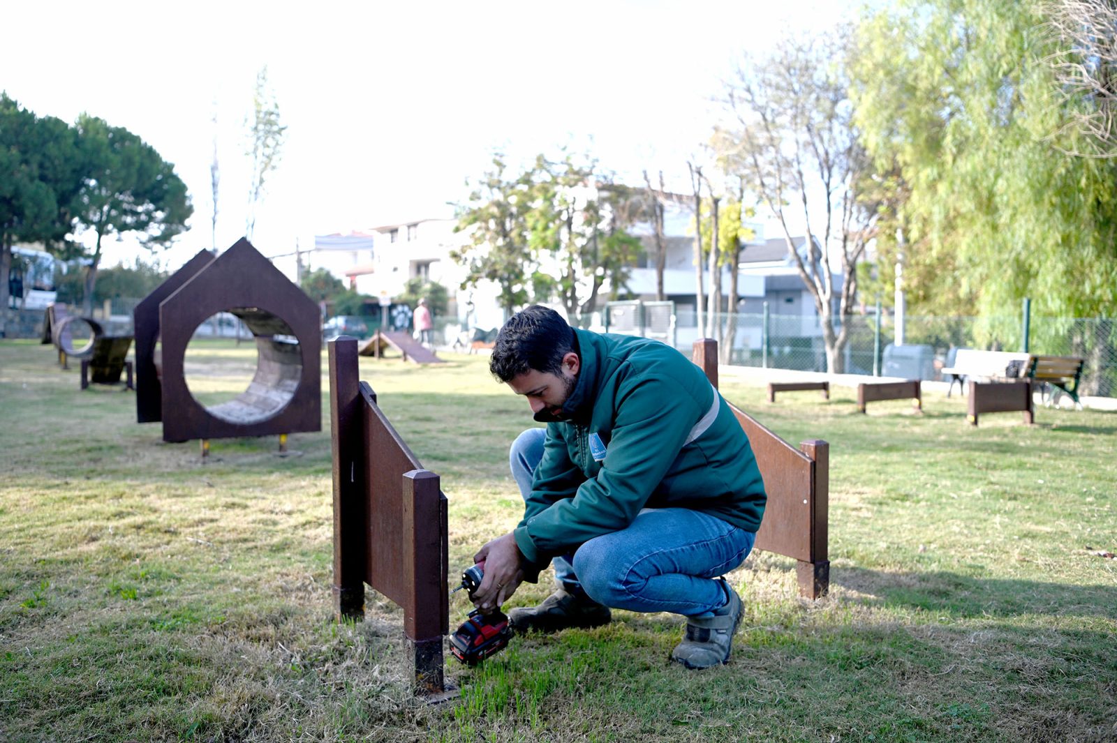KUŞADASI BELEDİYESİ’NDEN CAN DOSTLARIN PARKLARINA ÖZEL BAKIM