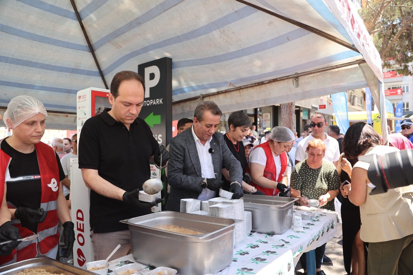 EFELER BELEDİYESİ’NDEN 3 BİN KİŞİLİK AŞURE HAYRI