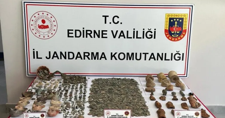Edirne'de tarihi eser kaçakçılarına baskın: Binlerce parça eser ele geçirildi