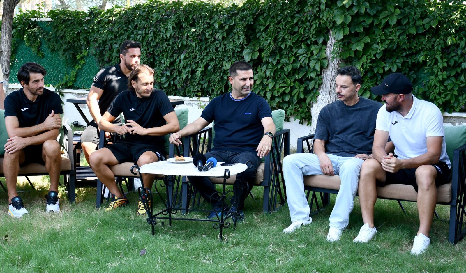BAŞKAN ÖMER GÜNEL: “GENÇLERİMİZİN GELECEĞİ İÇİN KUŞADASISPOR’A SAHİP ÇIKALIM”
