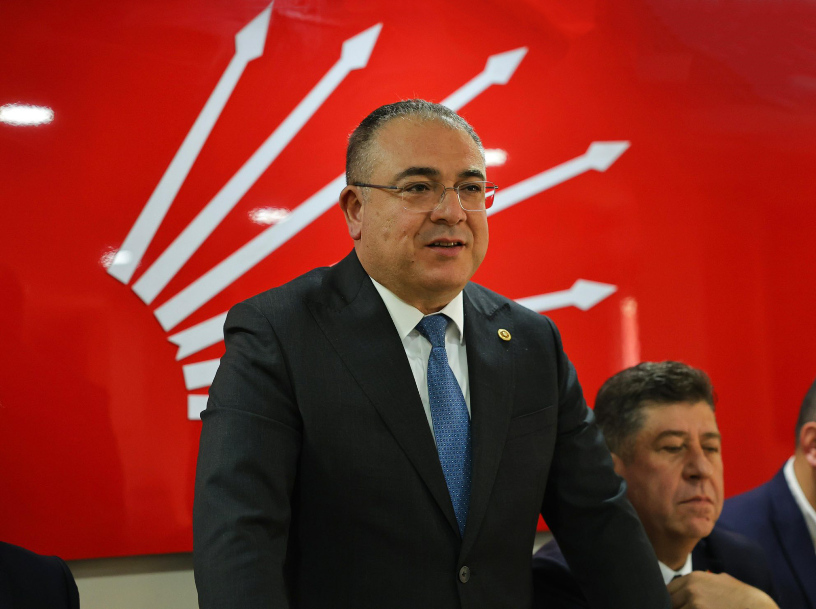 CHP'li Vekil Karakoz'dan 24 Kasım Mesajı: "Atanmayı Bekleyen Öğretmenlere Selam Olsun"