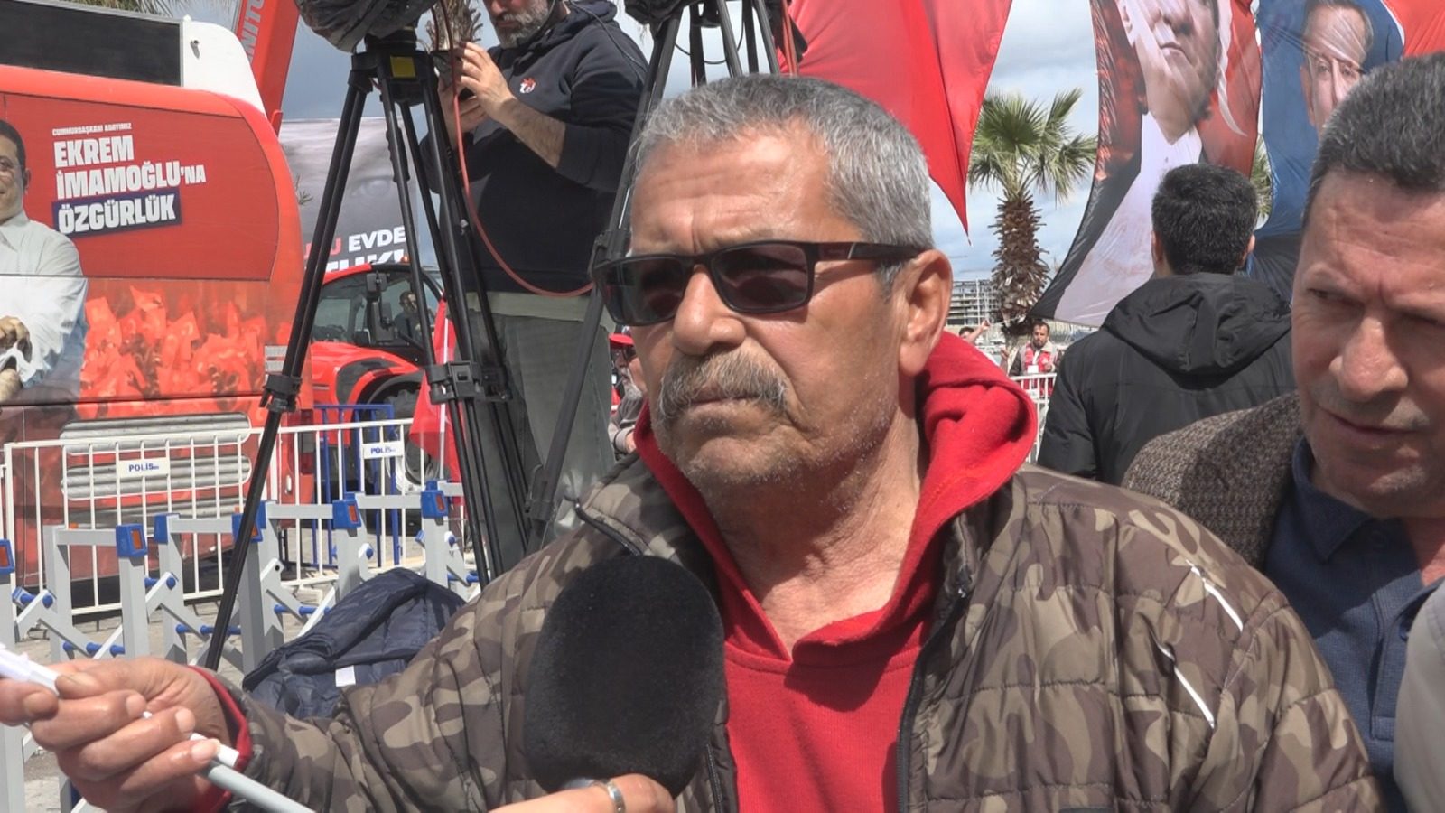 ADALET ÇAĞRISI BÜYÜDÜ: KUŞADASI’NDA MİLLET İRADESİ MEYDANA İNDİ