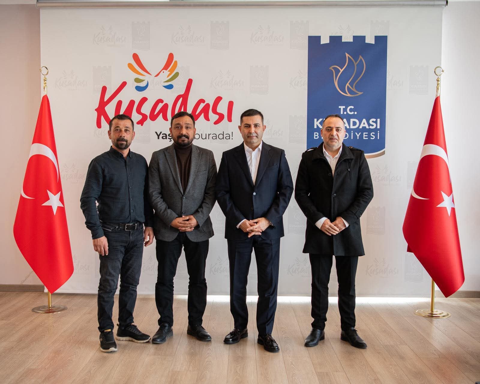 CHP İncirliova teşkilatı, Başkan Ömer Günel’e dayanışma ziyareti gerçekleştirdi.