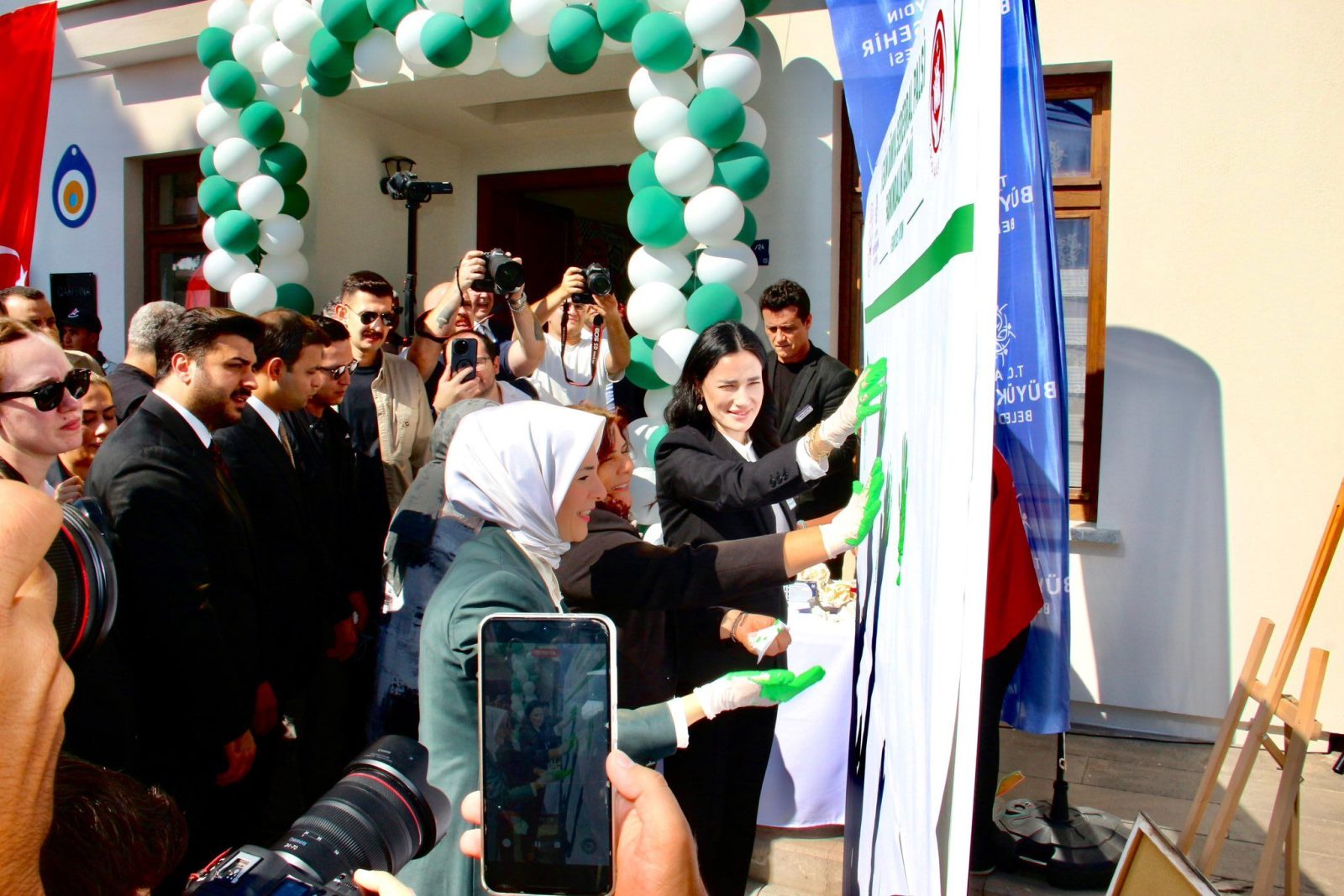 Bakan Goktastan Otizm Yasam Merkezine Ovgu 604728 8129F250C073B3D7Ac3F6F610Dd0A896