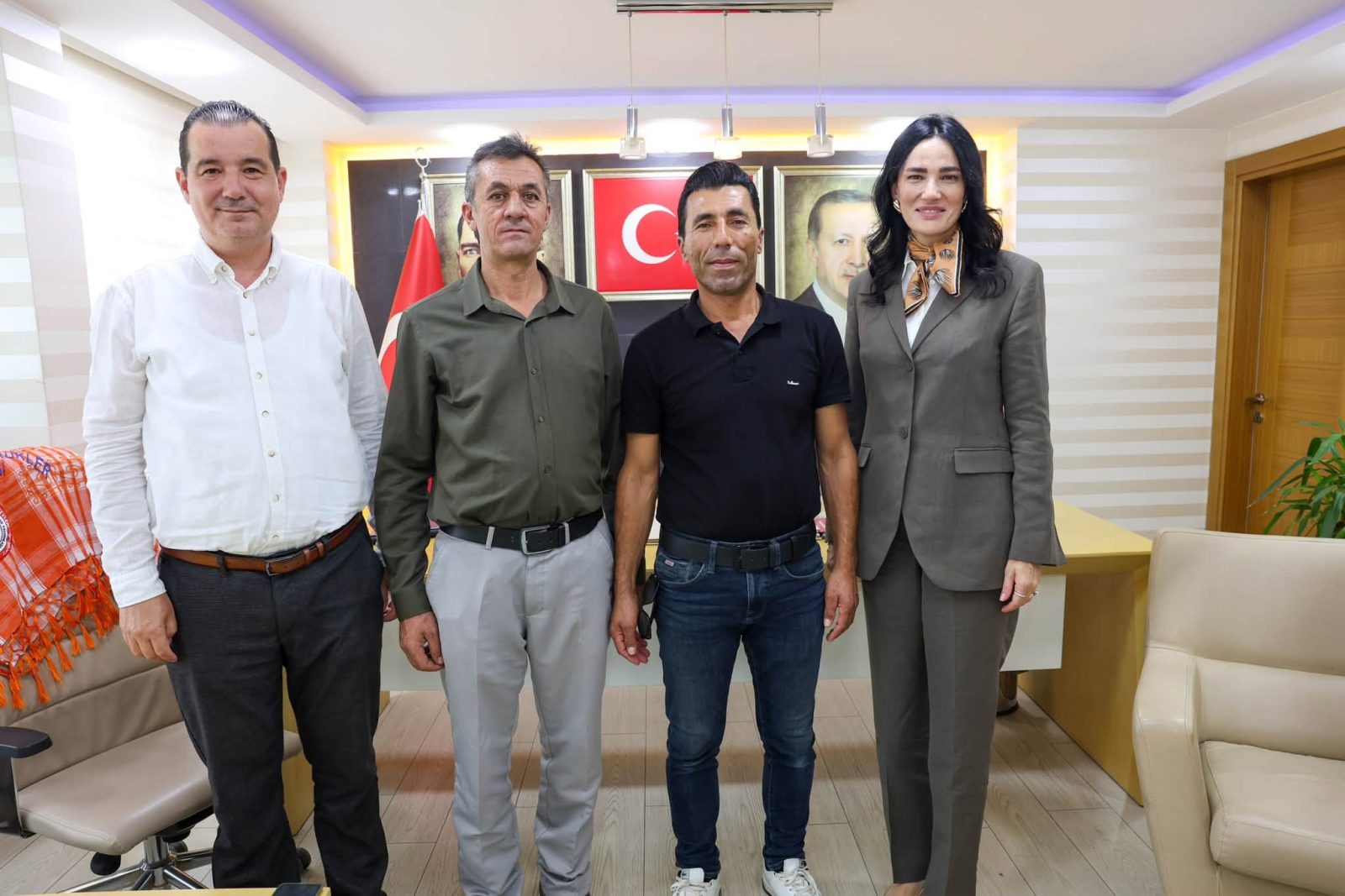 AK Parti Aydın Milletvekili Seda Sarıbaş, Efeler’de muhtarlarla buluştu