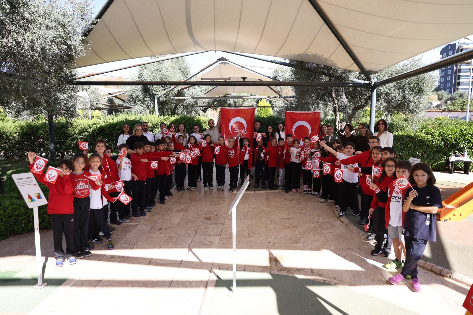 EFELER’DE BİLİM VE CUMHURİYET COŞKUSU BİR ARADA