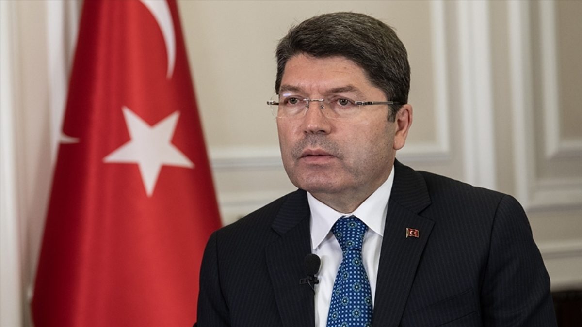 Yılmaz Tunç'tan sahte diploma soruşturmasına ilişkin paylaşım
