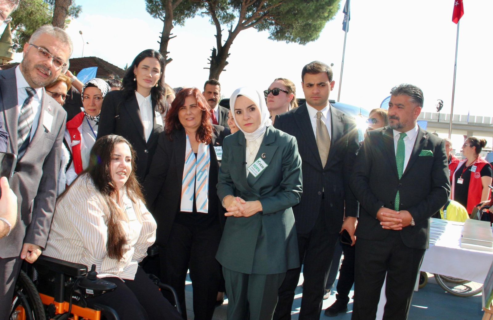 Bakan Goktastan Otizm Yasam Merkezine Ovgu 604728 Dc07Ba7Bb6Bef48Ea271A0Fbb0Ce785A