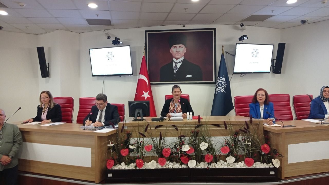 Aydın Büyükşehir Meclisi’nde istifa depremi