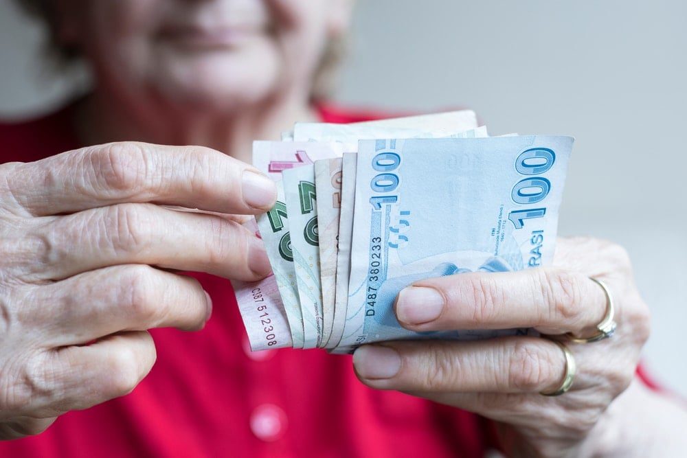 Emekli bayram ikramiyesi ödeme takvimi açıklandı: Bu kişiler alamayacak