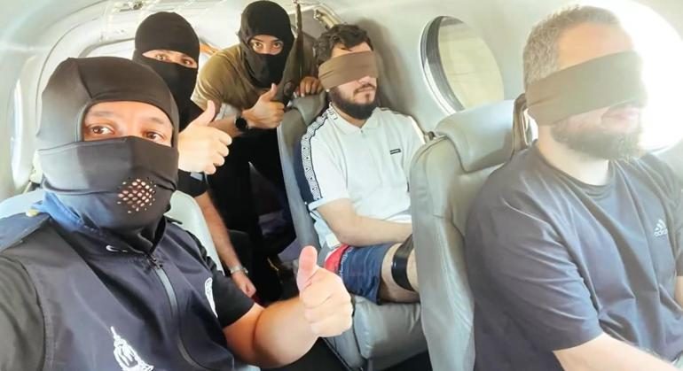 Bakan Yerlikaya duyurdu: Kırmızı bültenle aranan 3 suçlu Türkiyeye getirildi