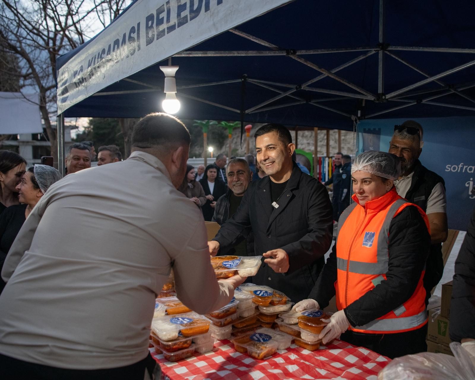 BAŞKAN ÖMER GÜNEL BİNLERCE HEMŞEHRİSİNİ İFTAR SOFRASINDA BULUŞTURDU