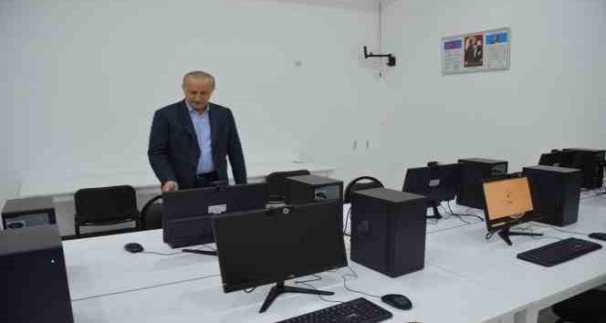 Didim Belediyesi üniversite öğrencileri için bilgisayar sınıfı oluşturdu