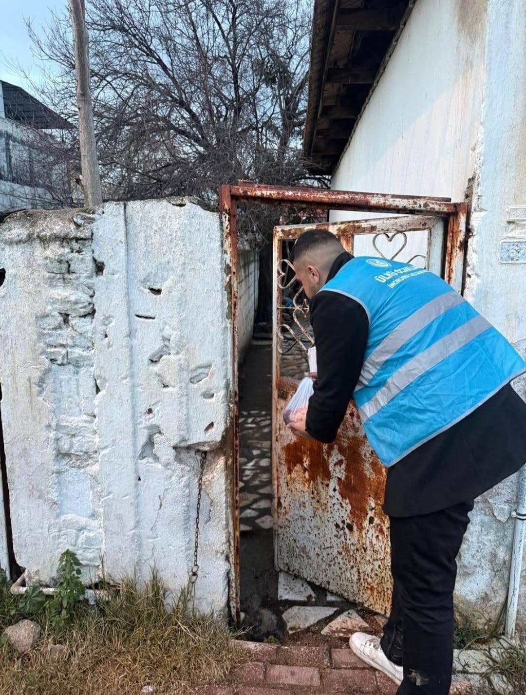 İncirliova Ülkü Ocakları’ndan İhtiyaç Sahibi Ailelere Yardım Eli