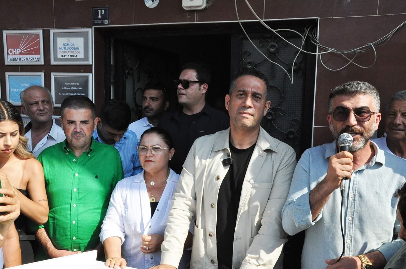 Chp Genel Baskan Yardimcisi Basarir Didimdesaraylarda Satafat Halkta Aclik 588280 966956C05Cd420466Ef1F665E7D5878C