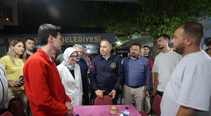 İçişleri Bakanı Yerlikaya Sındırgı'da açıklama yaptı: 4 vatandaşımız kurtarıldı