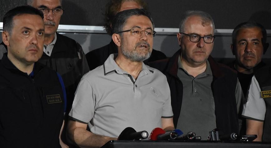 Bakan Yumaklı'dan devam eden orman yangınlarıyla ilgili açıklama