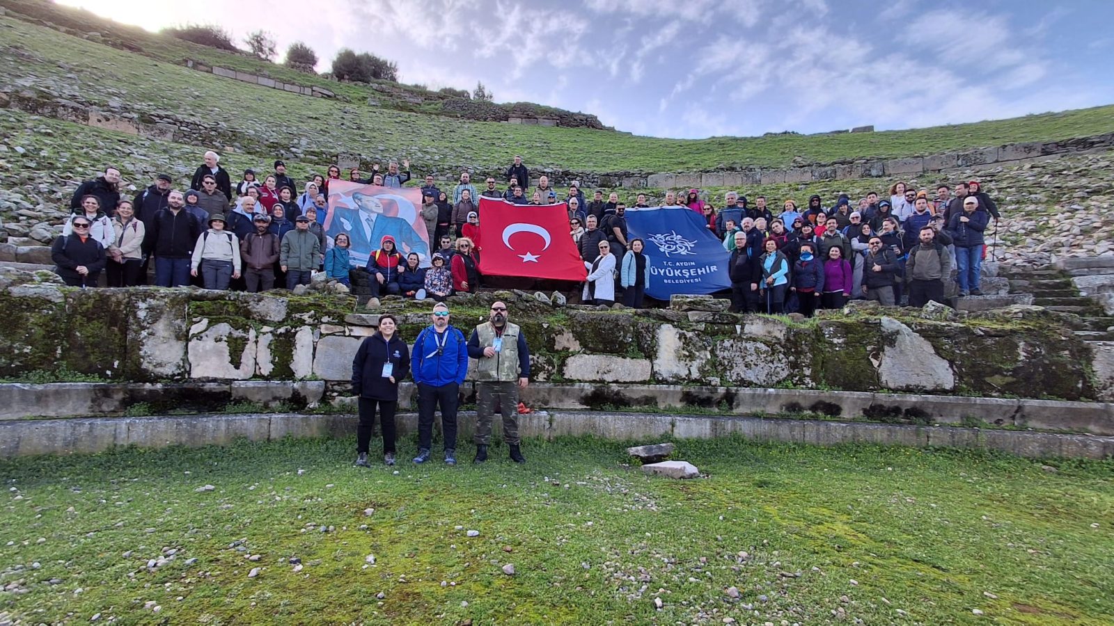 BAŞKAN ÇERÇİOĞLU AYDINLILARI TARİHİN KALBİ ALABANDA’DA KÜLTÜR GEZİSİ İLE BULUŞTURDU