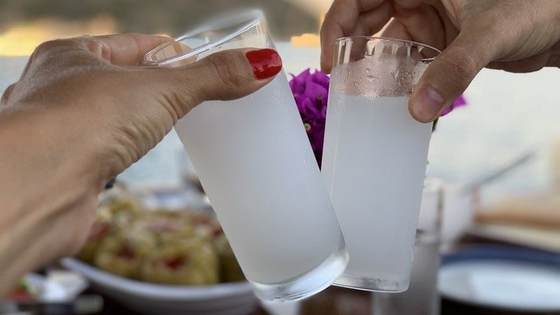 Rakıya yine zam geldi