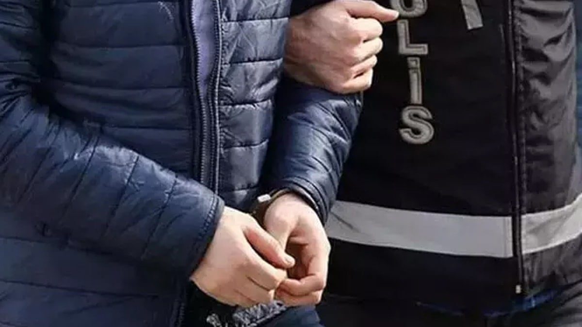 Interpol'ün kırmızı bültenle aradığı dolandırıcı Mersin'de yakalandı