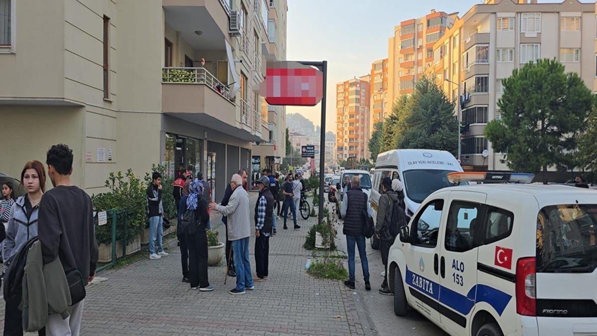 Eski eşini bıçakladı, polisi arayıp teslim oldu