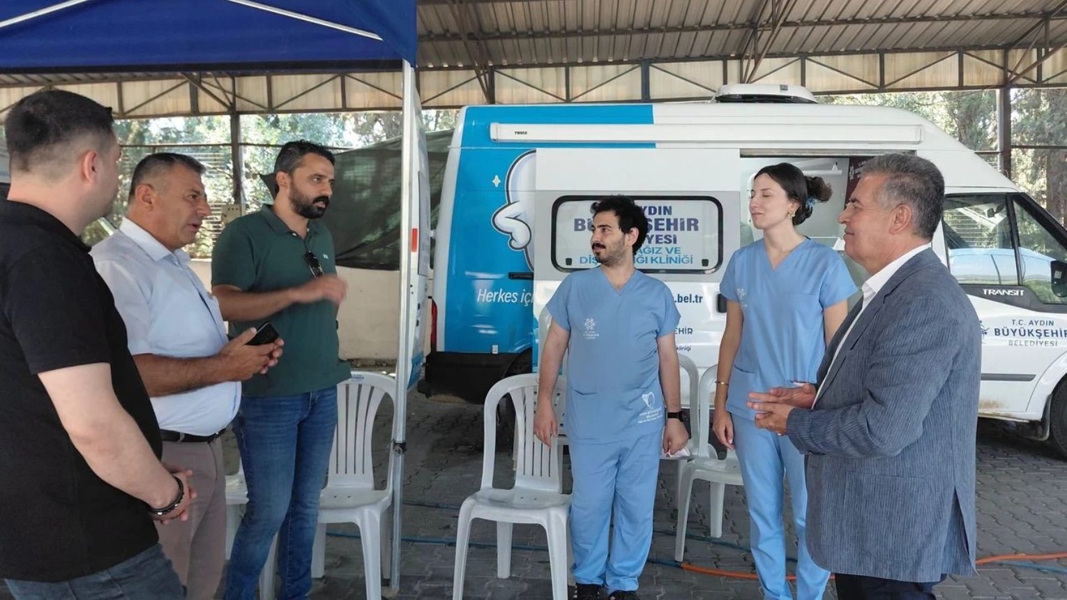 Mobil diş aracı Buharkentliler ile buluştu